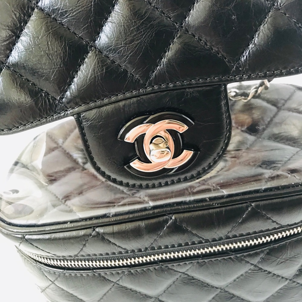Zip Around PVC Flap Bag Quilted Crumpled Calfskin - Picture 2 of 9